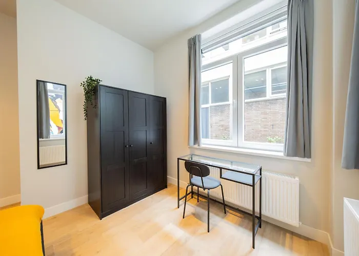 Alphabet - Jufferstraat 10