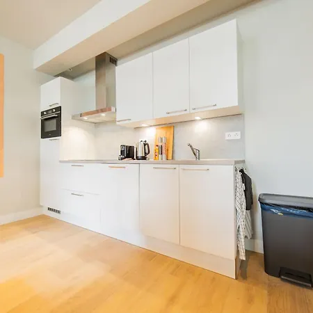 Alphabet - Jufferstraat 10