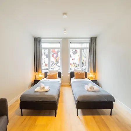 Alphabet - Jufferstraat 10 * רוטרדם