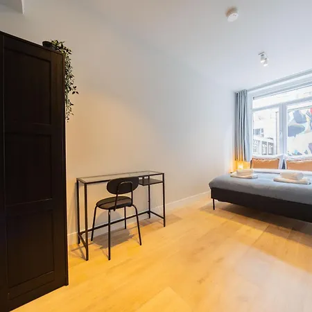 Alphabet - Jufferstraat 10 *