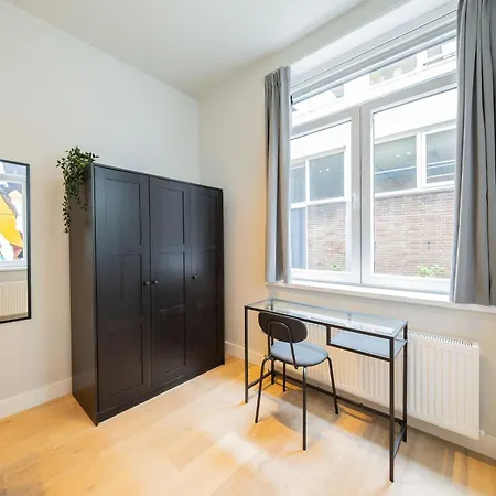 Alphabet - Jufferstraat 10