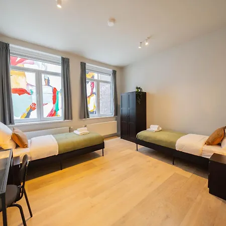 Alphabet - Jufferstraat 10 *