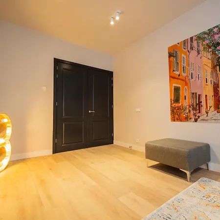 Alphabet - Jufferstraat 10 Роттердам