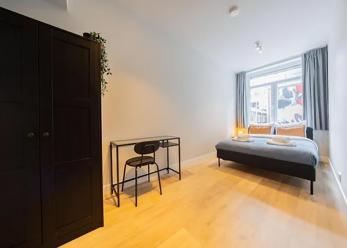 Alphabet - Jufferstraat 10 *